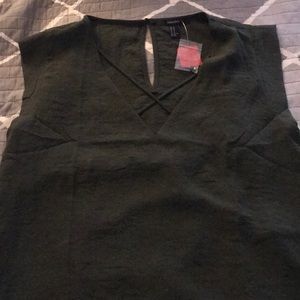 Forever 21 v neck sleeveless top
